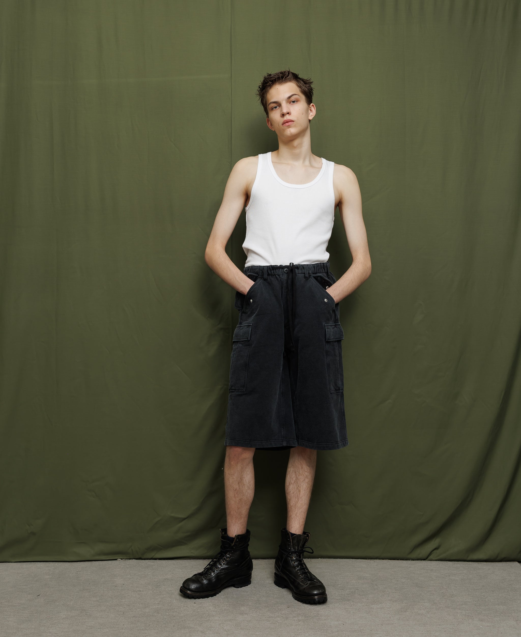 SUN FADED WASH SWEAT CARGO SHORT PANTS - BLACK