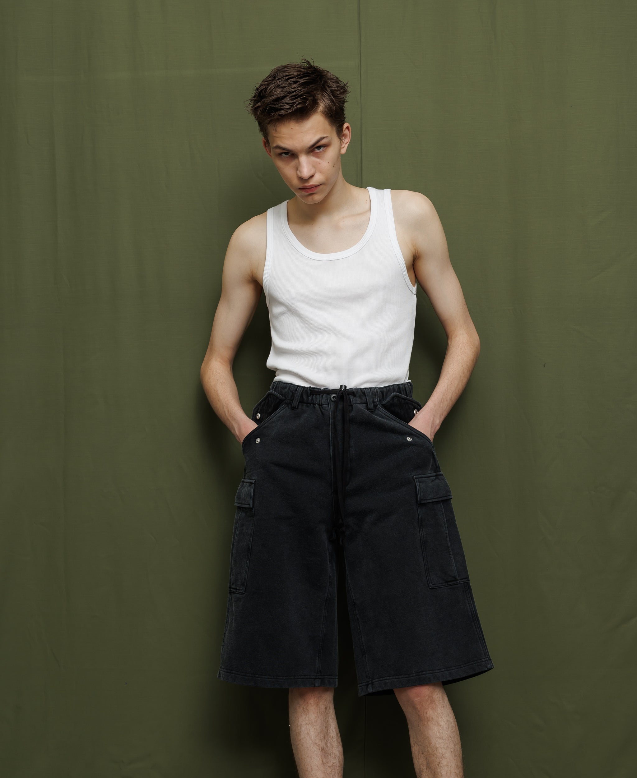 SUN FADED WASH SWEAT CARGO SHORT PANTS - BLACK