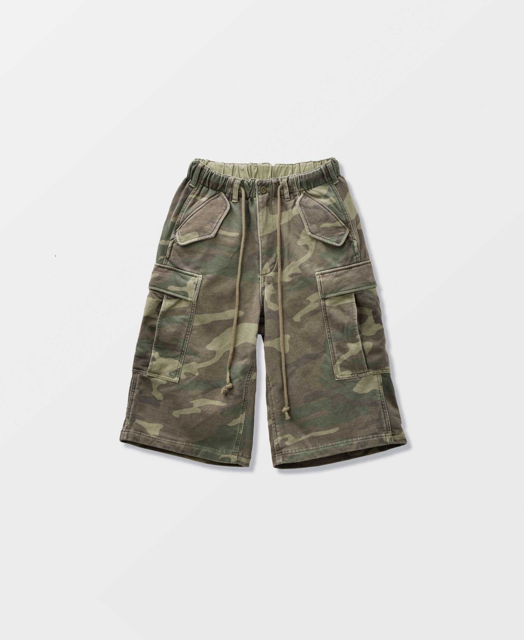 SUN FADED WASH SWEAT CARGO 3/4 SHORT PANTS - WOODLAND CAMO